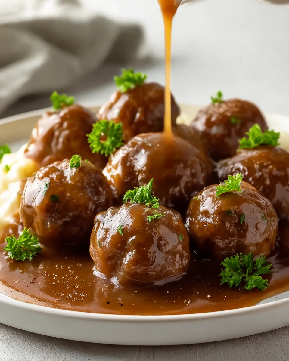 Easy Ground Beef Meatballs and Gravy Recipe for Quick Dinners